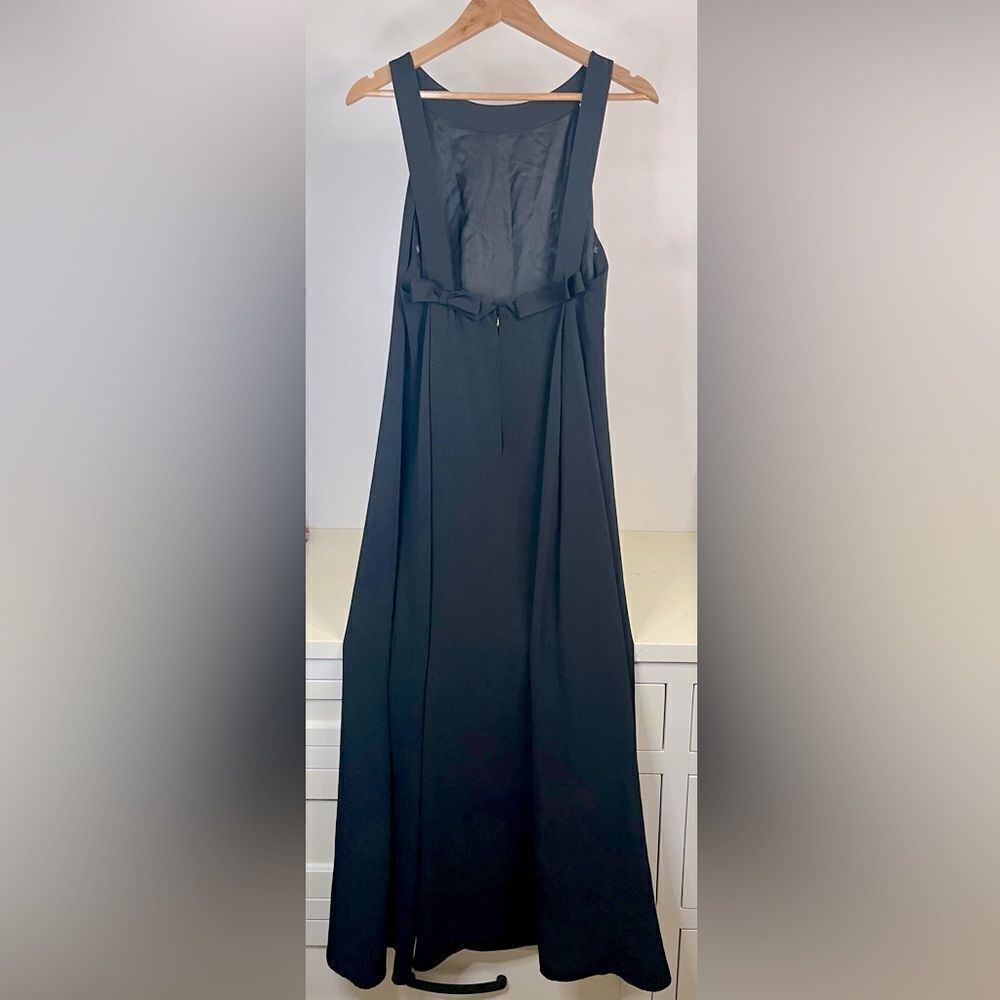 Amazing Jill Stuart Black maxi with bow detail on back of straps - sz 8